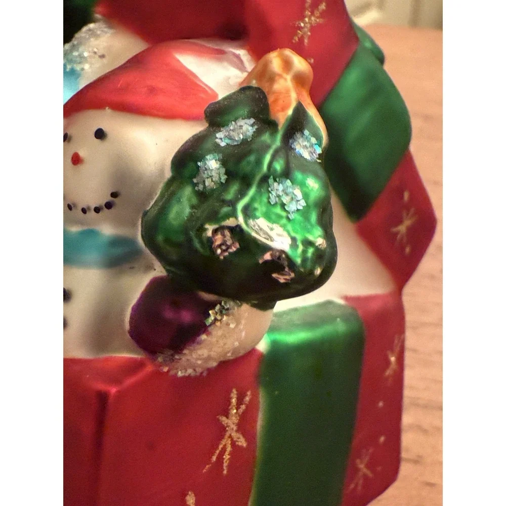 3 Snowmen In Red Blown Glass Gift Box Green Bow 4